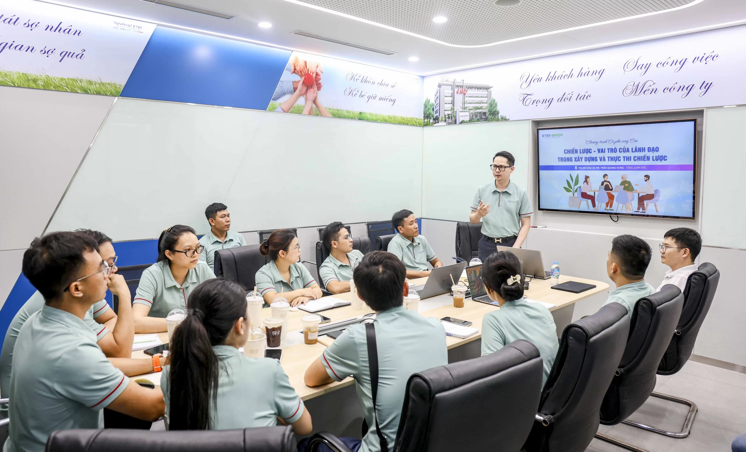 Họp bàn chiến lược tại ETEK GREEN