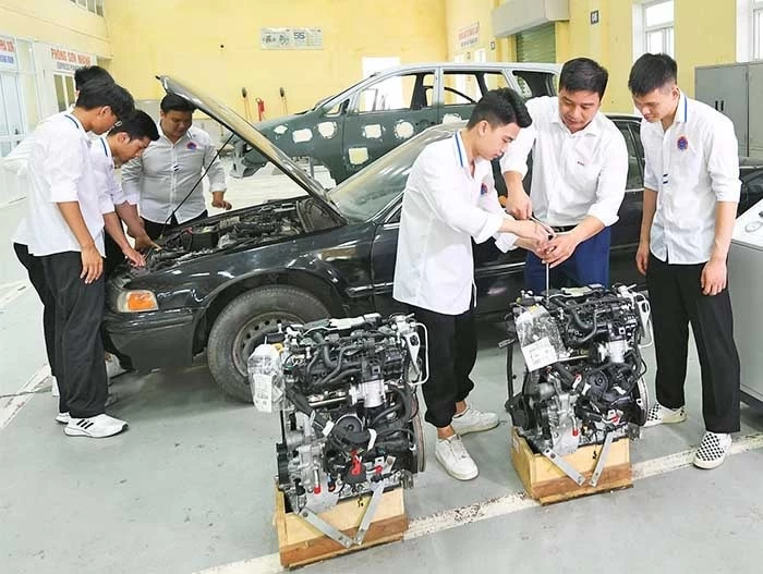 Thiết bị đào tạo bảo trì cơ khí trong phòng thực hành