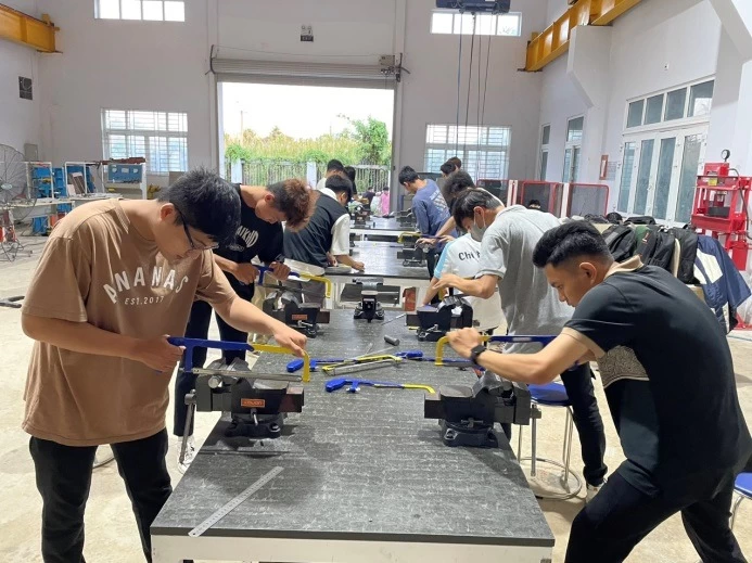 thiết bị đào tạo thực hành hàn cơ bản ETEK GREEN