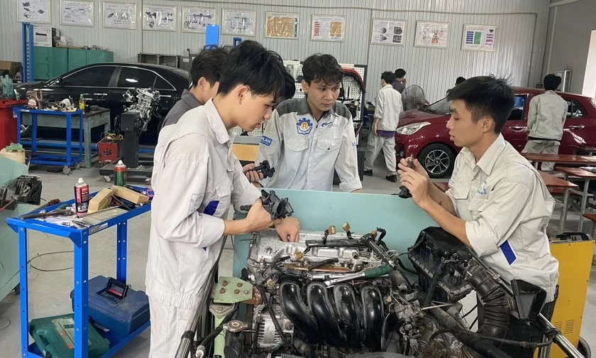 lựa chọn thiết bị đào tạo nghề tối ưu chi phí