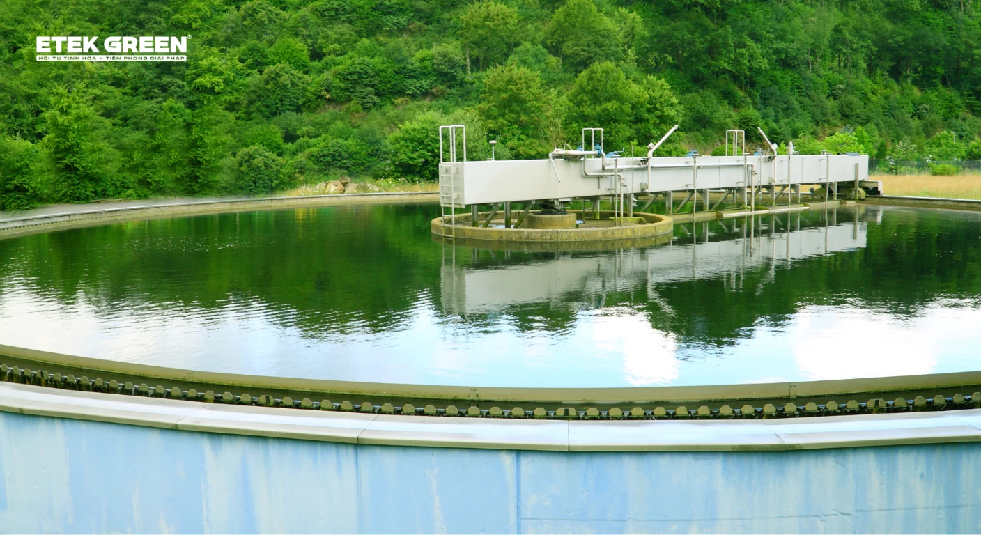 Thiết bị môi trường công nghiệp tổng thể tại nhà máy sản xuất hiện đại